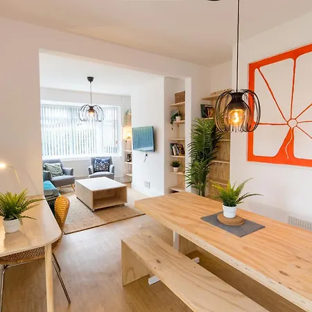Stunning Stay - Fast Wi-Fi - Garden - Walk To Town Newport  Exterior photo