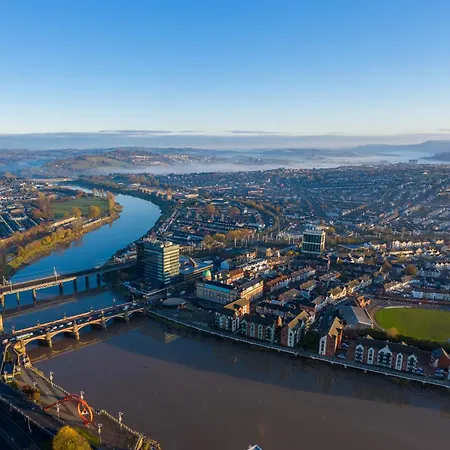 Stunning Stay - Fast Wi-Fi - Garden - Walk To Town Newport  Exterior photo