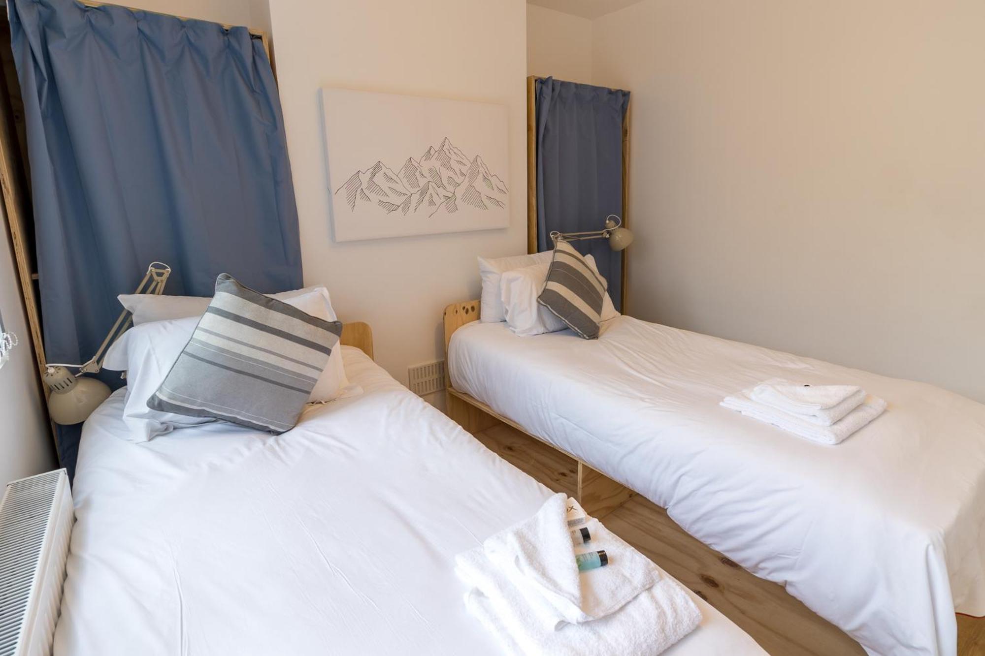 Stunning - Fast Wi-fi - Garden - Walk To Town Holiday home *