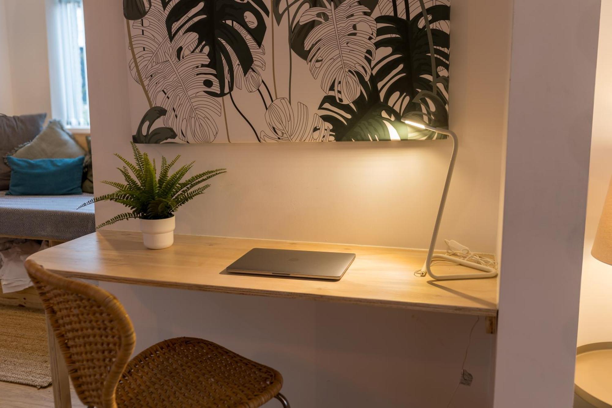 Stunning - Fast Wi-fi - Garden - Walk To Town