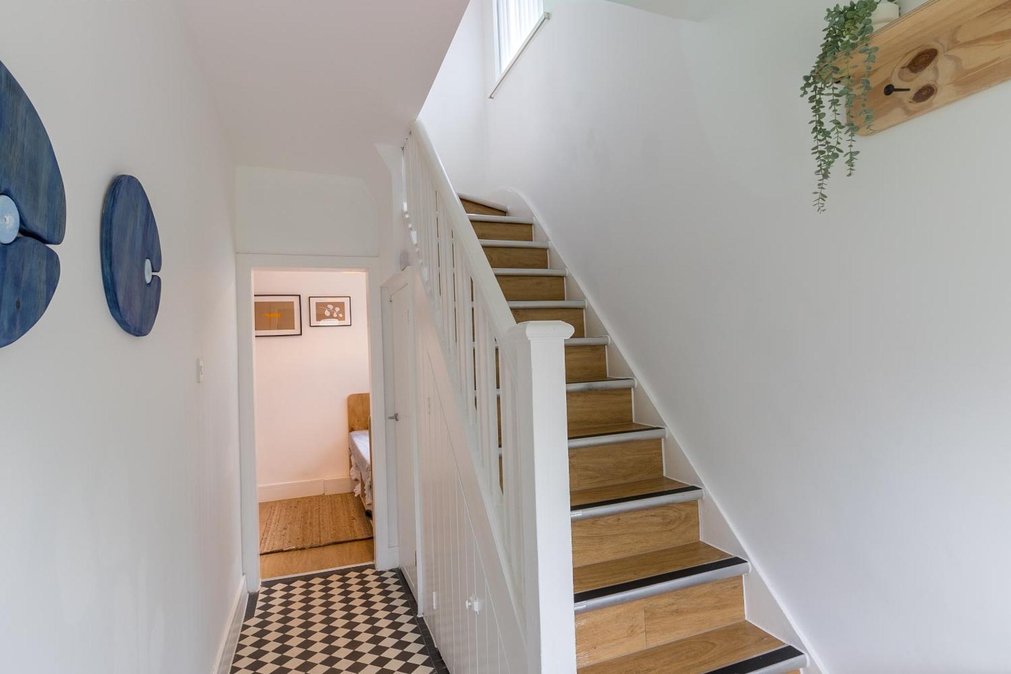 Holiday home Stunning - Fast Wi-fi - Garden - Walk To Town