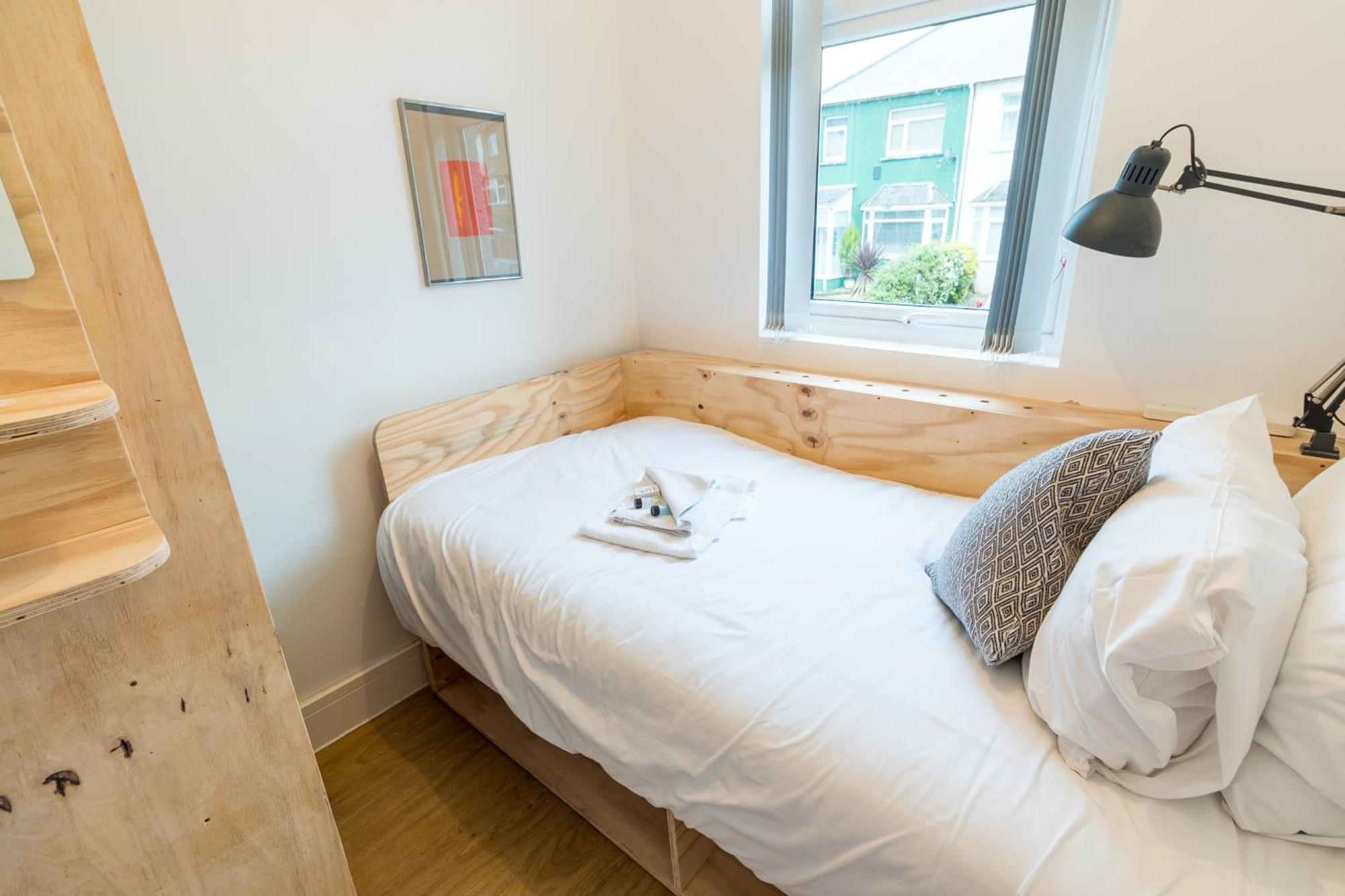 Stunning - Fast Wi-fi - Garden - Walk To Town *