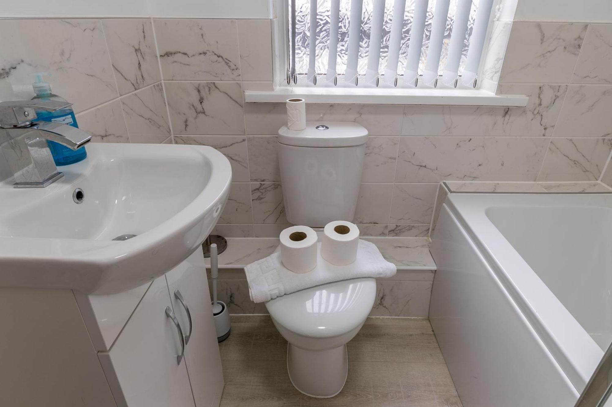 Stunning - Fast Wi-fi - Garden - Walk To Town *