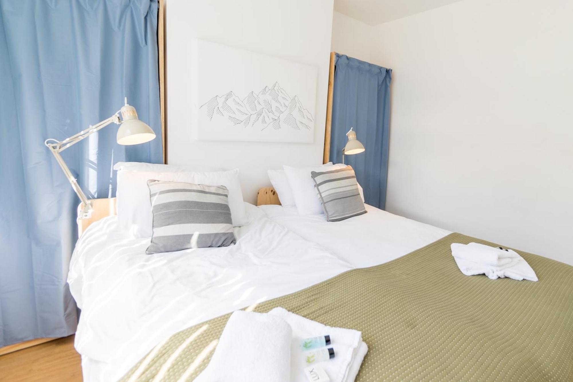Holiday home Stunning - Fast Wi-fi - Garden - Walk To Town *